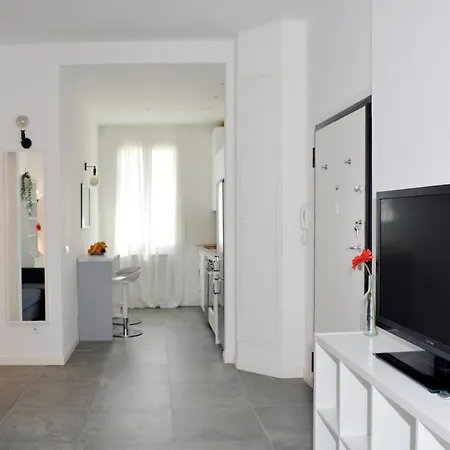 Apartment, Garden And Parking Apartment